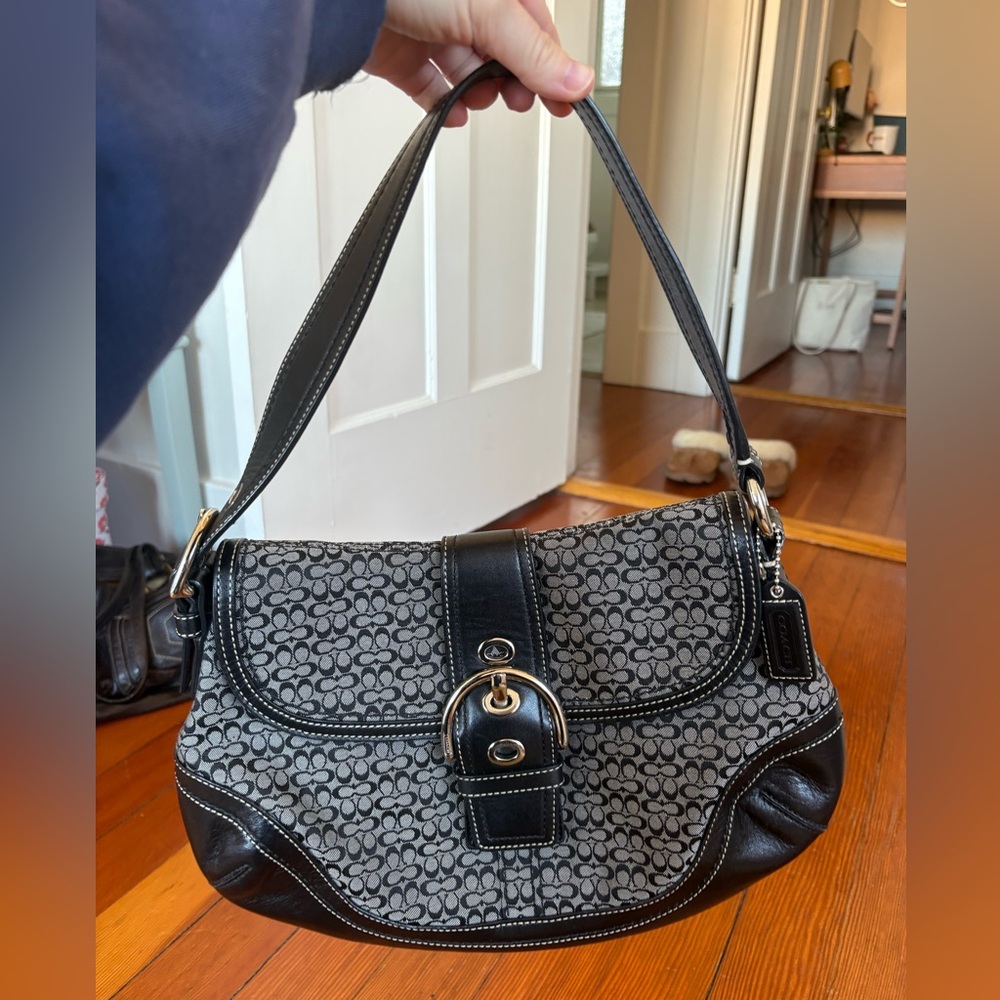 Coach F10926 Vintage Soho Black Leather & Signature C Canvas Shoulder/Tote Bag - Picture 2 of 9